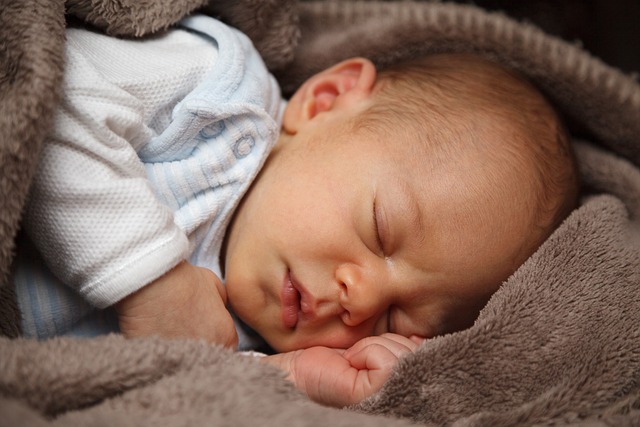 Warme knuffels: de voordelen van wollen babykleding